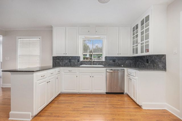 12847 Memorial Drive, Houston, TX 77024