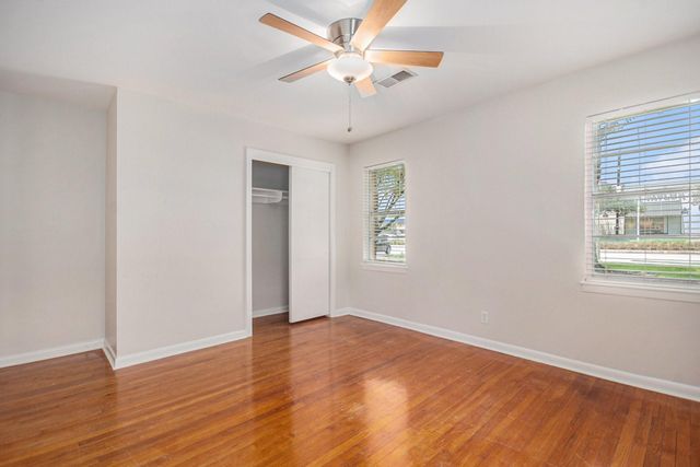 12847 Memorial Drive, Houston, TX 77024