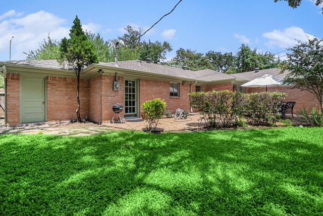 12847 Memorial Drive, Houston, TX 77024