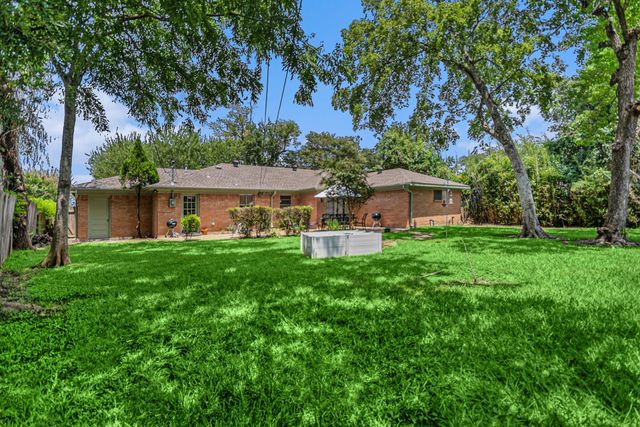 12847 Memorial Drive, Houston, TX 77024