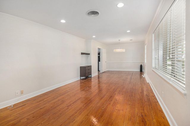 12847 Memorial Drive, Houston, TX 77024