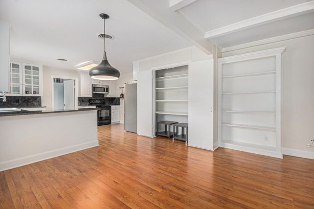 12847 Memorial Drive, Houston, TX 77024