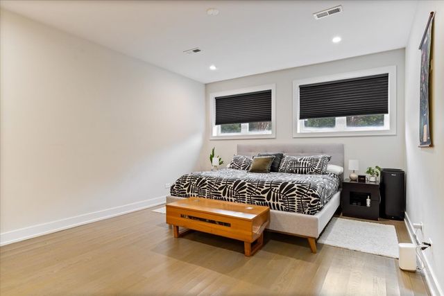 3033 N Clybourn Avenue 1, Chicago, IL 60618
