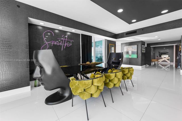 900 Biscayne Blvd PH6201, Miami, FL 33132