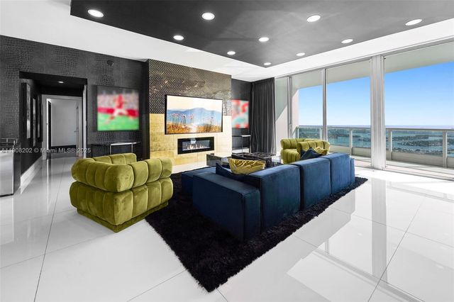 900 Biscayne Blvd PH6201, Miami, FL 33132