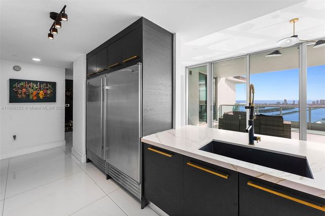 900 Biscayne Blvd PH6201, Miami, FL 33132