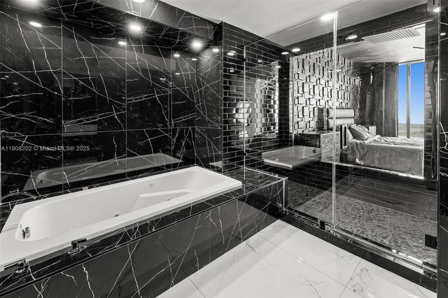 900 Biscayne Blvd PH6201, Miami, FL 33132