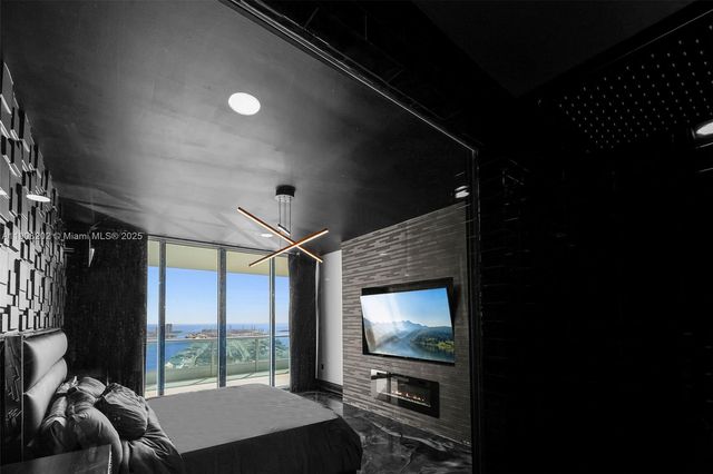 900 Biscayne Blvd PH6201, Miami, FL 33132