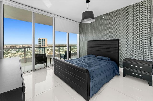 900 Biscayne Blvd PH6201, Miami, FL 33132