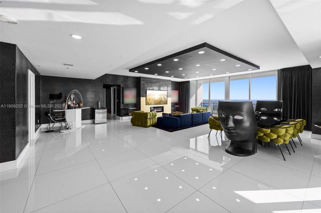 900 Biscayne Blvd PH6201, Miami, FL 33132