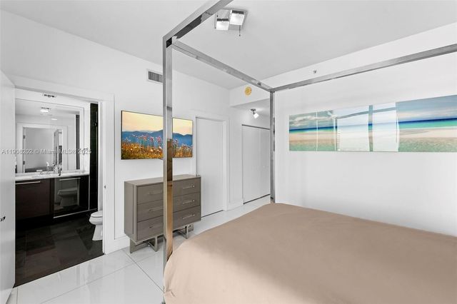 900 Biscayne Blvd PH6201, Miami, FL 33132