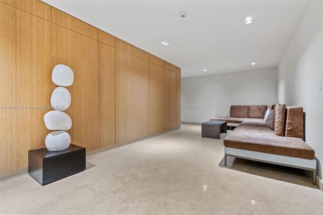 900 Biscayne Blvd PH6201, Miami, FL 33132