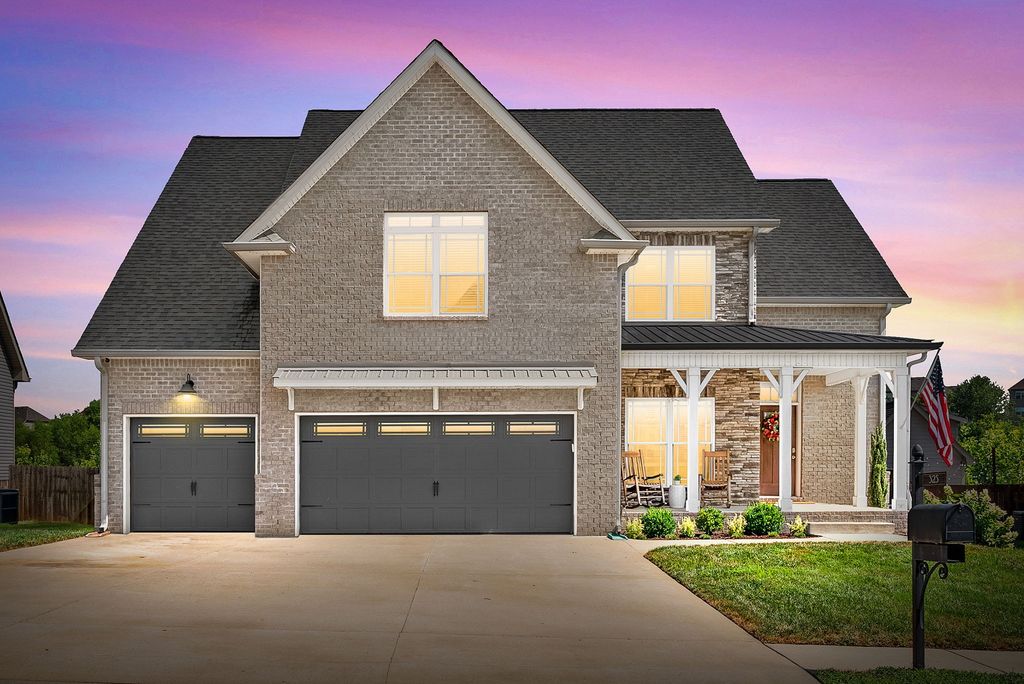 325 Piedmont Pl, Clarksville, TN 37043