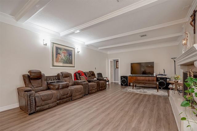 1407 Ella Circle, Houston, TX 77090