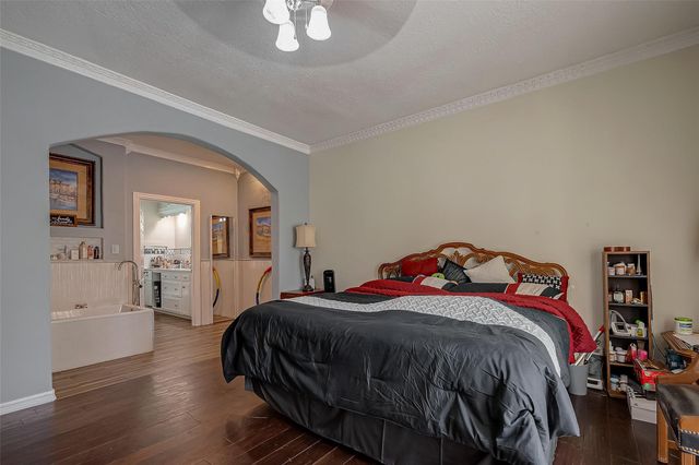 1407 Ella Circle, Houston, TX 77090