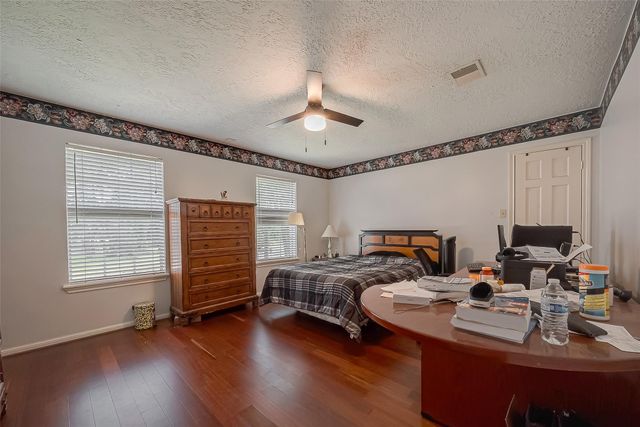 1407 Ella Circle, Houston, TX 77090