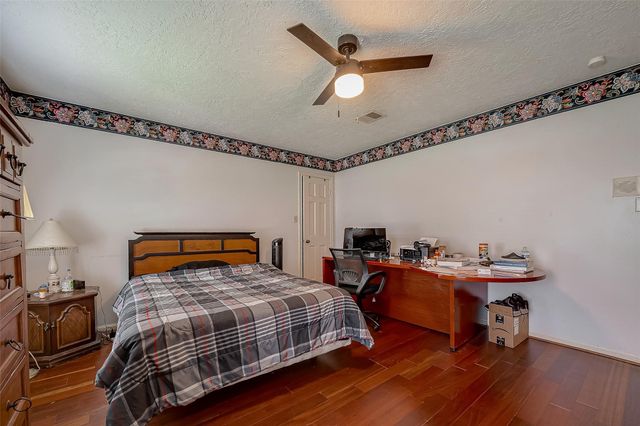 1407 Ella Circle, Houston, TX 77090