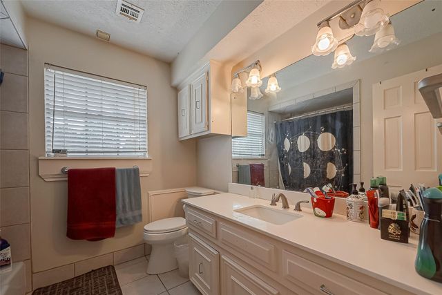 1407 Ella Circle, Houston, TX 77090