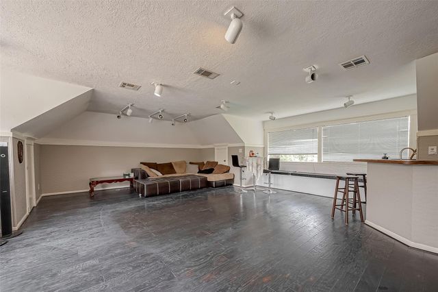 1407 Ella Circle, Houston, TX 77090