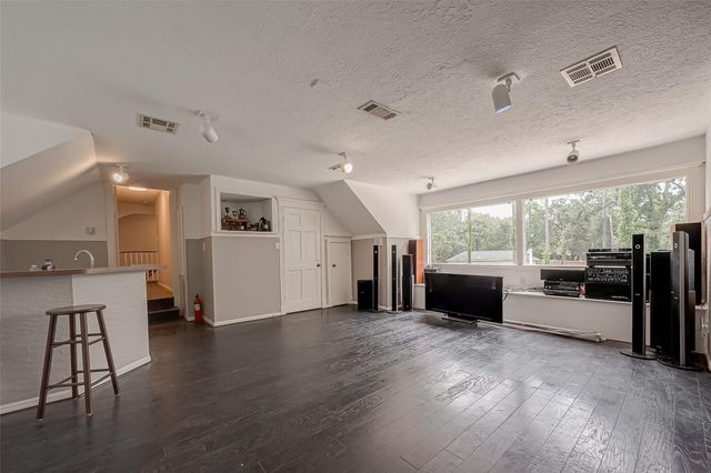 1407 Ella Circle, Houston, TX 77090