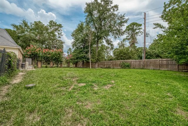 1407 Ella Circle, Houston, TX 77090