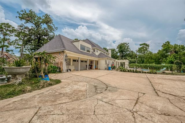 1407 Ella Circle, Houston, TX 77090