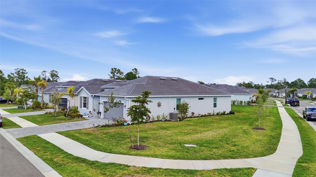 Image 3 of property listing at 19060 CABERNET COURT, Venice, FL 34293