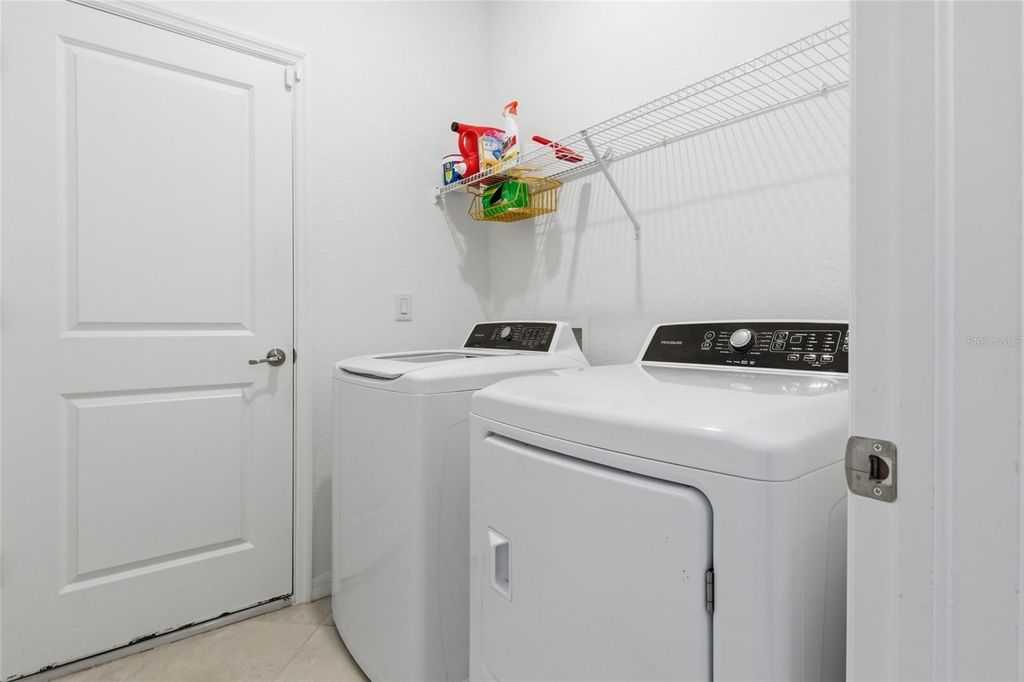 Image 32 of property listing at 19060 CABERNET COURT, Venice, FL 34293