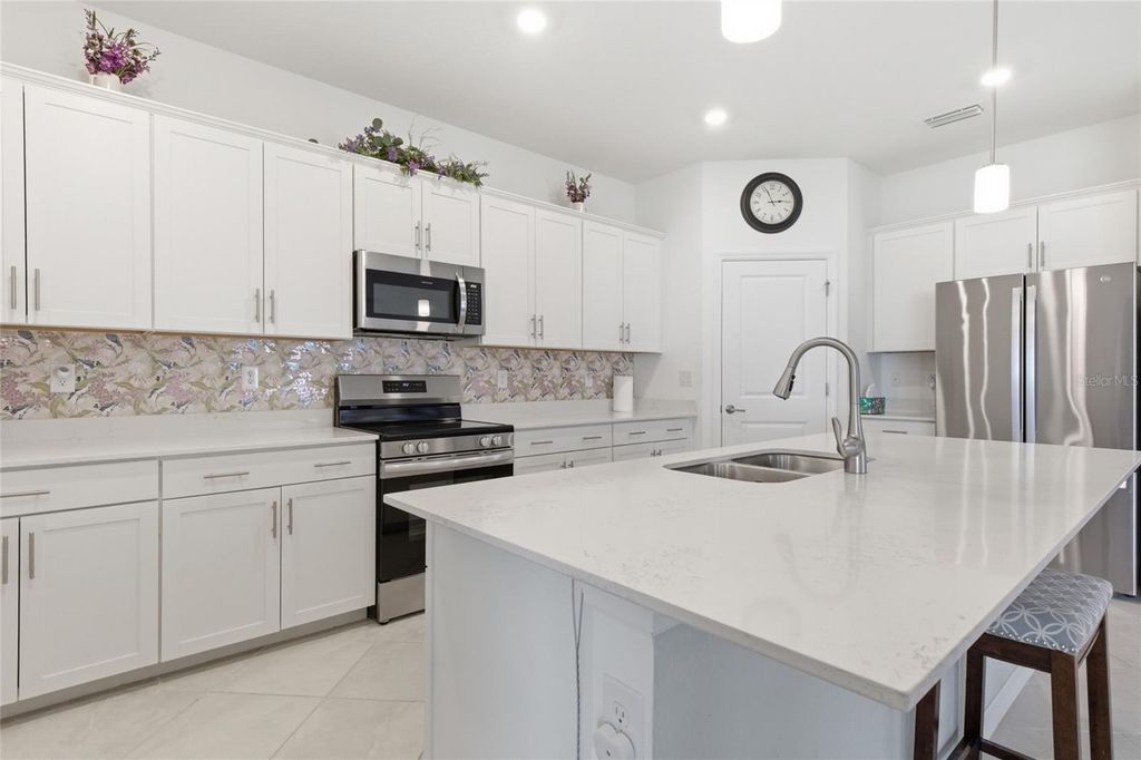 Image 7 of property listing at 19060 CABERNET COURT, Venice, FL 34293