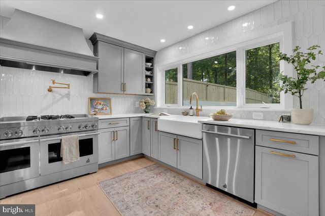 2520 N VERNON ST, Arlington, VA 22207