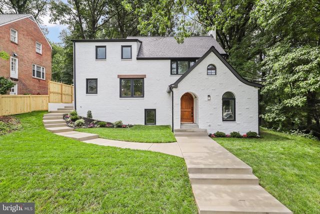 2520 N VERNON ST, Arlington, VA 22207