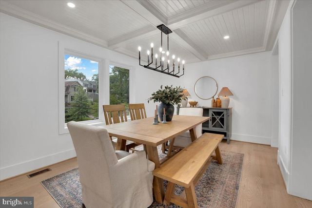 2520 N VERNON ST, Arlington, VA 22207