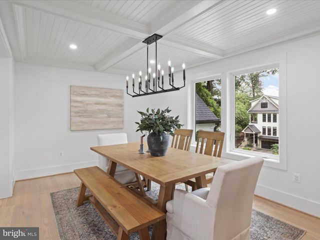 2520 N VERNON ST, Arlington, VA 22207