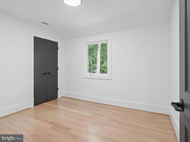 2520 N VERNON ST, Arlington, VA 22207