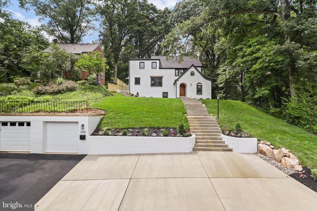 2520 N VERNON ST, Arlington, VA 22207