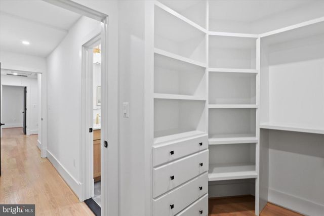 2520 N VERNON ST, Arlington, VA 22207