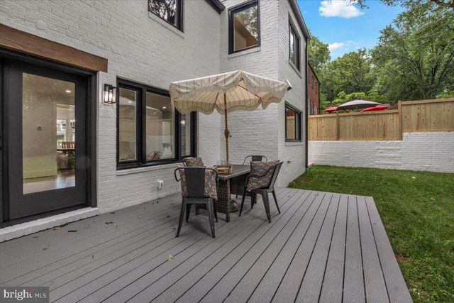 2520 N VERNON ST, Arlington, VA 22207