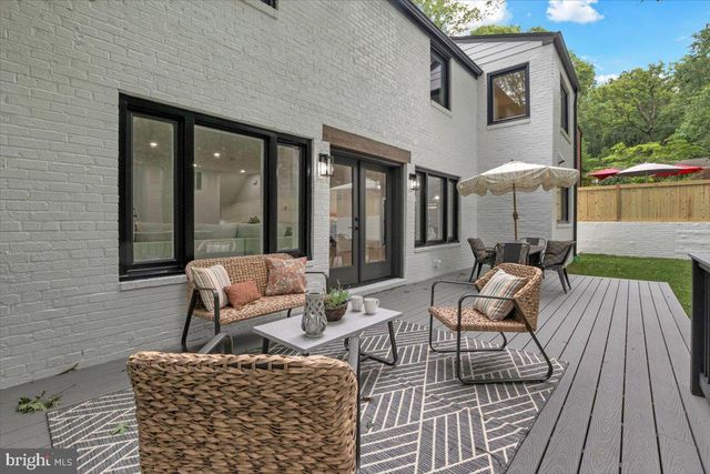 2520 N VERNON ST, Arlington, VA 22207