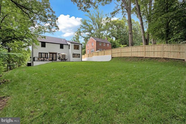 2520 N VERNON ST, Arlington, VA 22207