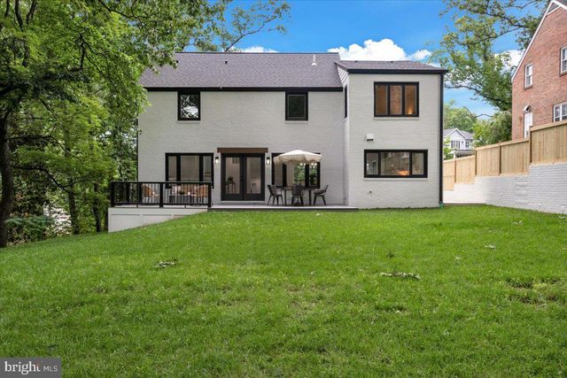 2520 N VERNON ST, Arlington, VA 22207