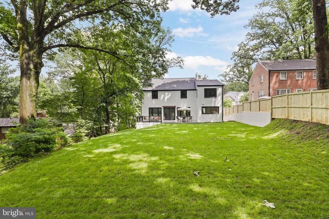 2520 N VERNON ST, Arlington, VA 22207