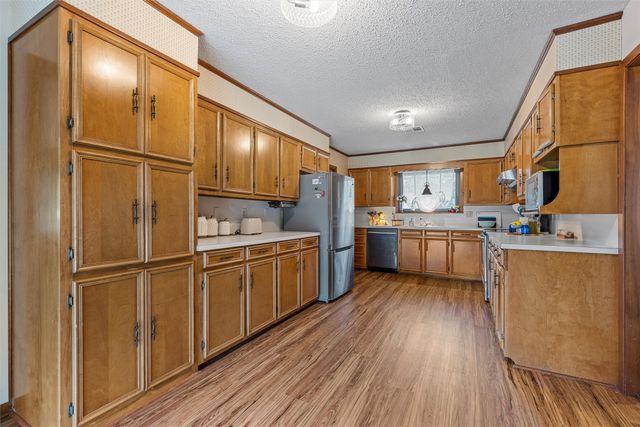 2402 White Street, Clifton, TX 76634