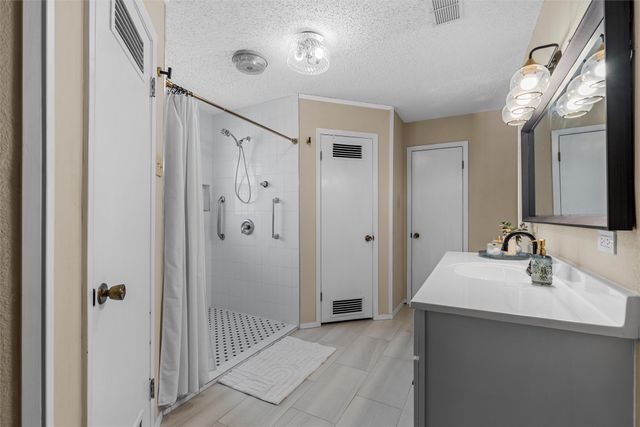 2402 White Street, Clifton, TX 76634