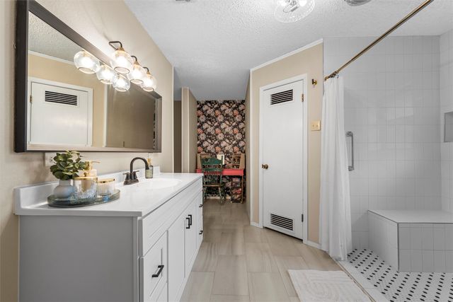 2402 White Street, Clifton, TX 76634