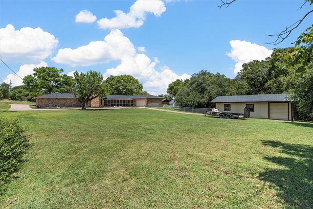 2402 White Street, Clifton, TX 76634