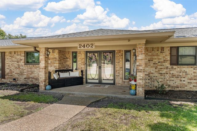 2402 White Street, Clifton, TX 76634