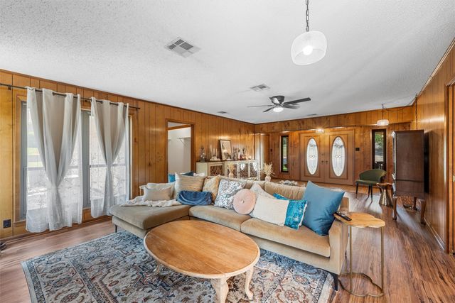 2402 White Street, Clifton, TX 76634