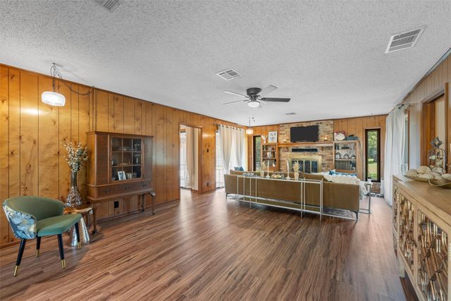 2402 White Street, Clifton, TX 76634