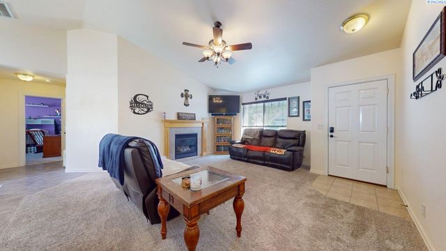 4010 S Palouse Street, Kennewick, WA 99337