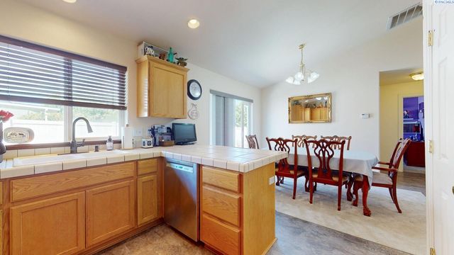 4010 S Palouse Street, Kennewick, WA 99337